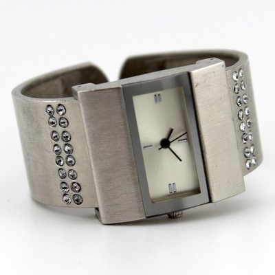 Damen Spangenuhr Damenuhr Dist. Bylpar:LBVYR Quarz Lady's Wristwatch
