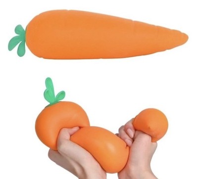 SQUEEZY CARROT SQUEEZE TOY