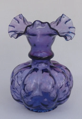 Fenton Glass RARE 1942 Mulberry Diamond Optic Petticoat Crimped Melon Vase 6"