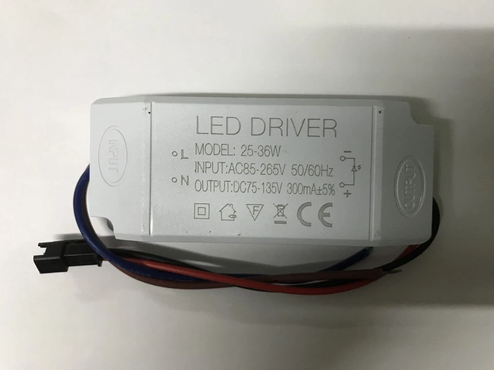 Trasformatore LED Driver Alimentatore AC-DC 1-3 4-7 8-12 12-18 18-25 25-36W - Image 3 of 4