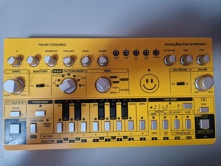 Behringer TD 3 AM Analog Bass Line Synthesizer