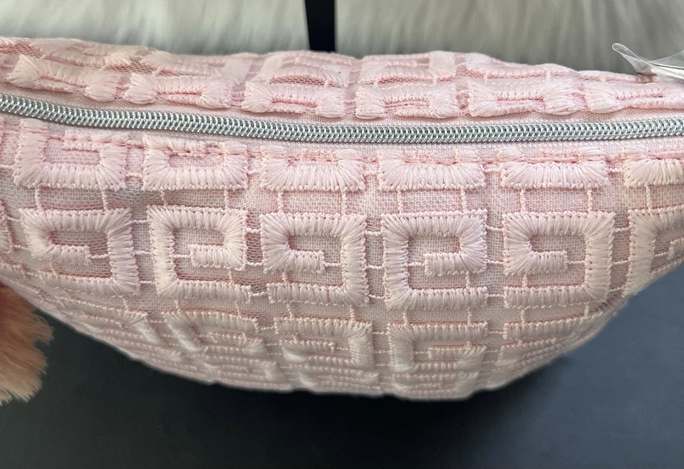 Givenchy Bolsa de Belleza Reciclada Bolso Cartera con Correa Extraíble y Dije Foto 3 de 4