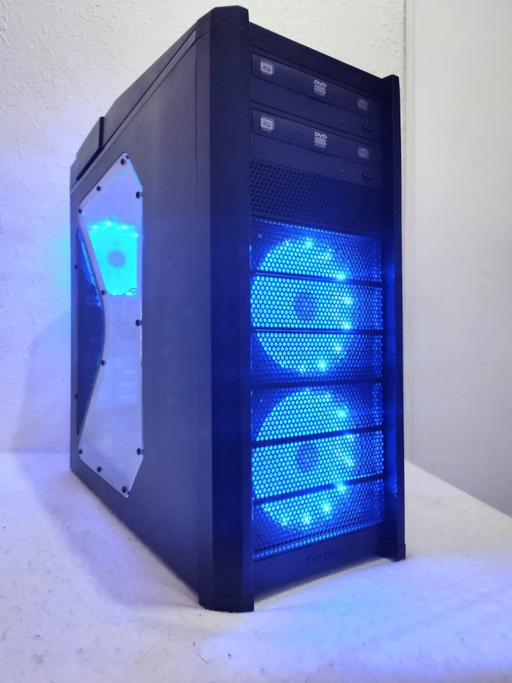 PC de escritorio retro para juegos Antec 900 Windows Xp Asus ROG i7 1ª GeForce GTX 760 3 GB Foto 2 de 4