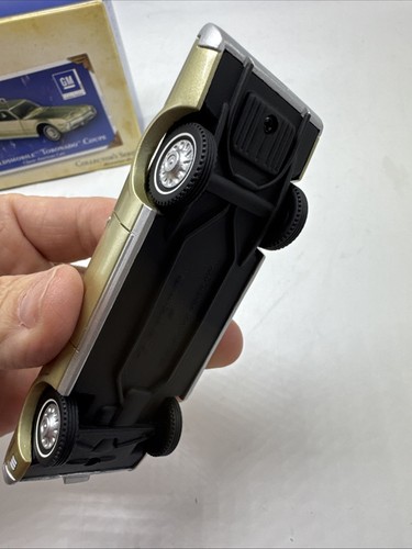 2004 Hallmark 1966 Oldsmobile Toronado Coupe Ornament #14 GM Collectors Series - Picture 7 of 15