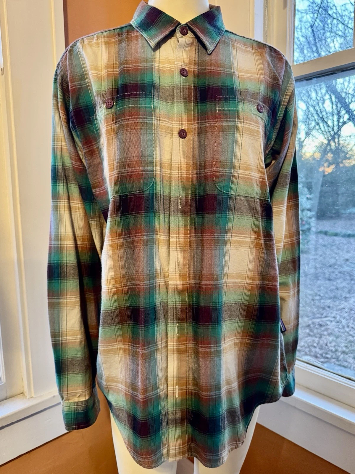 Patagonia Shirt Mens Medium Plaid Button Up Outdoor Long Sleeve Organic Cotton