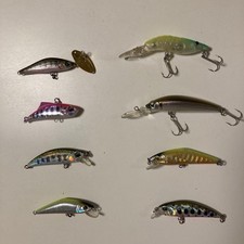 Set of 8 minnow plugs