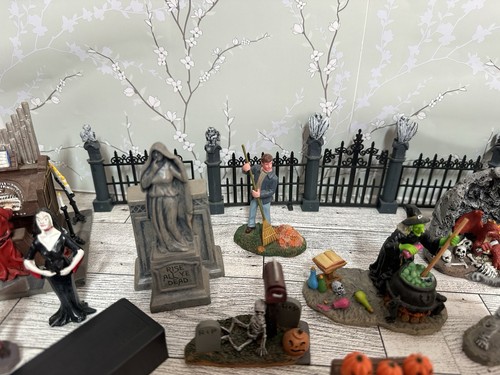 Huge Lot of Lemax Halloween Spooky Town Figures | eBay