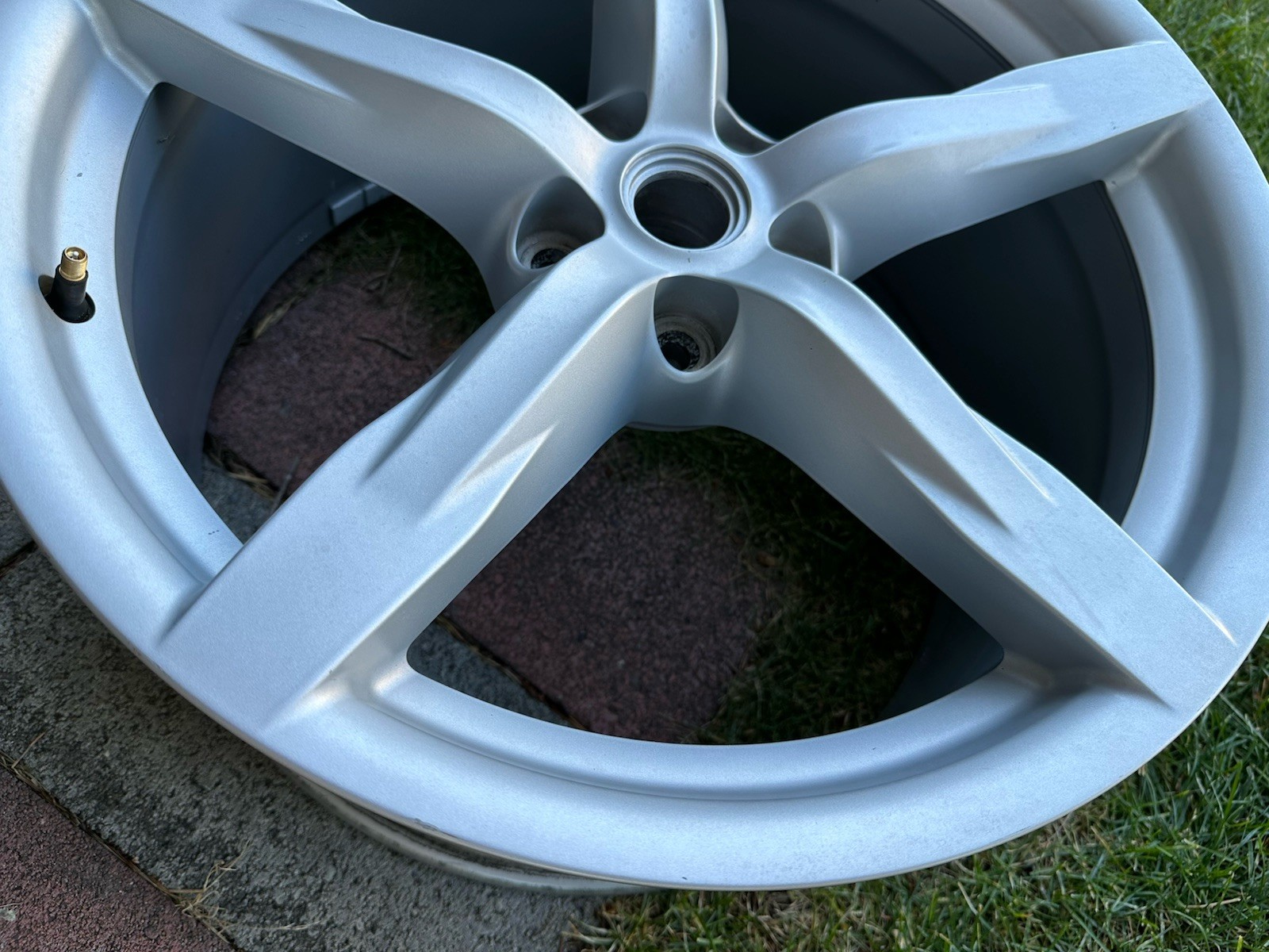 2016 Ferrari GTC4Lusso 2018 2019 96939 OEM wheel rim 20 x 10.5 REAR (1)