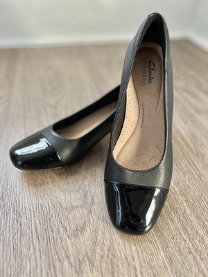 #ad CLARKS NWT Marilyn Sara Patent Leather Workwear heels Sz 9M Classic Black Pumps $24.99