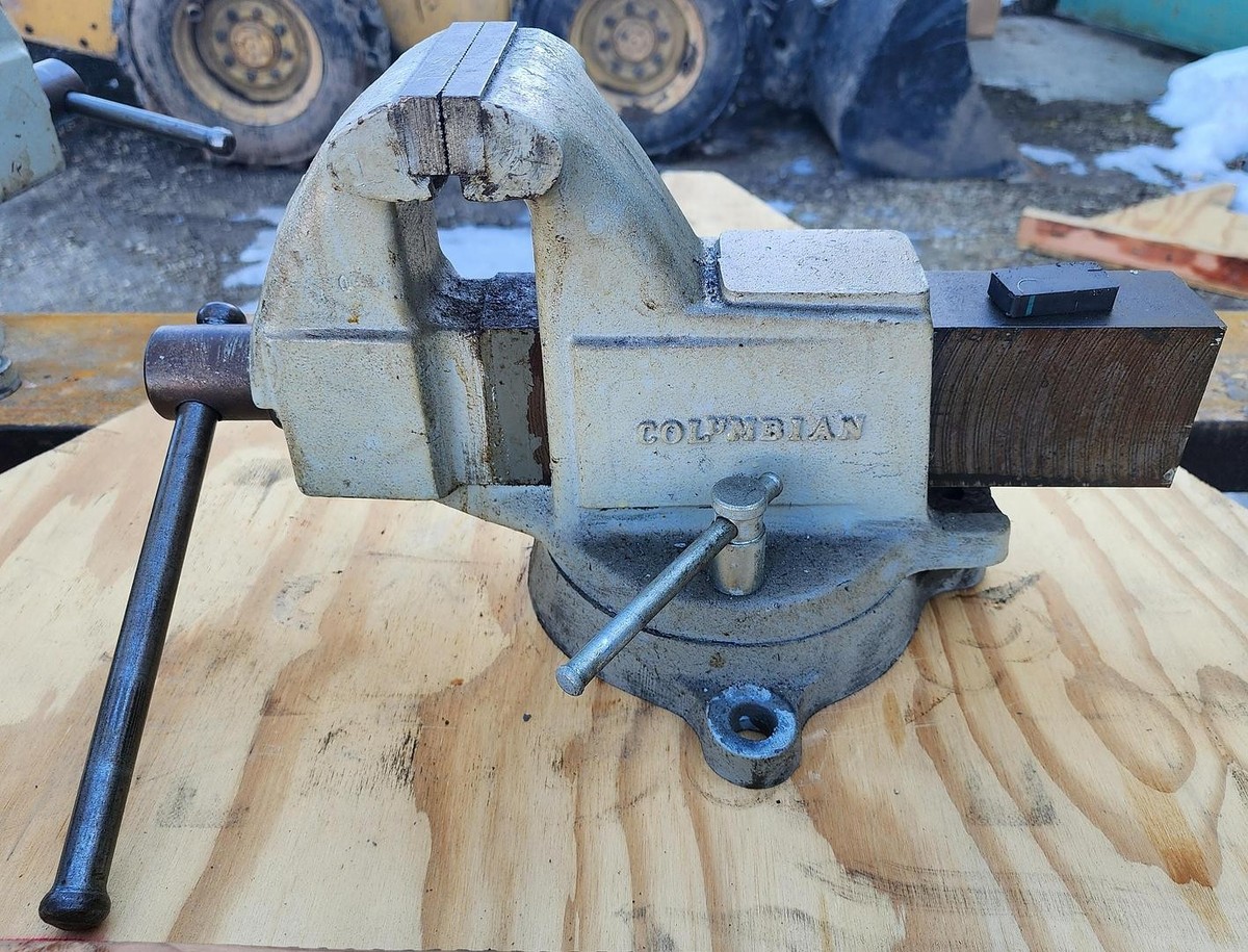 Vintage Columbian 604 M3 Bench Vise 4'' Jaws w/Swivel Base | eBay