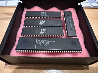 5 x CHIP, PAULA 8364R7/DENISE 8362R8/GARY CBM 5719,Kick 1.2 CPU SCN68000C8N64