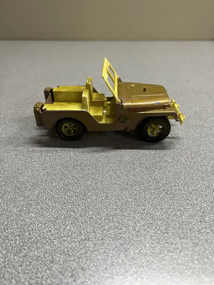 "Jeep de juguete amarillo Hubley Safari #1710 hecho en Estados Unidos 7"" oso ahumado" Foto 2 de 4