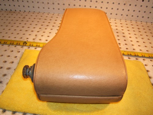 Mercedes Genuine OEM 82-85 W123 Front center PALOMINO Vinyl Tex 1 Armrest,Type 2 - Picture 16 of 19