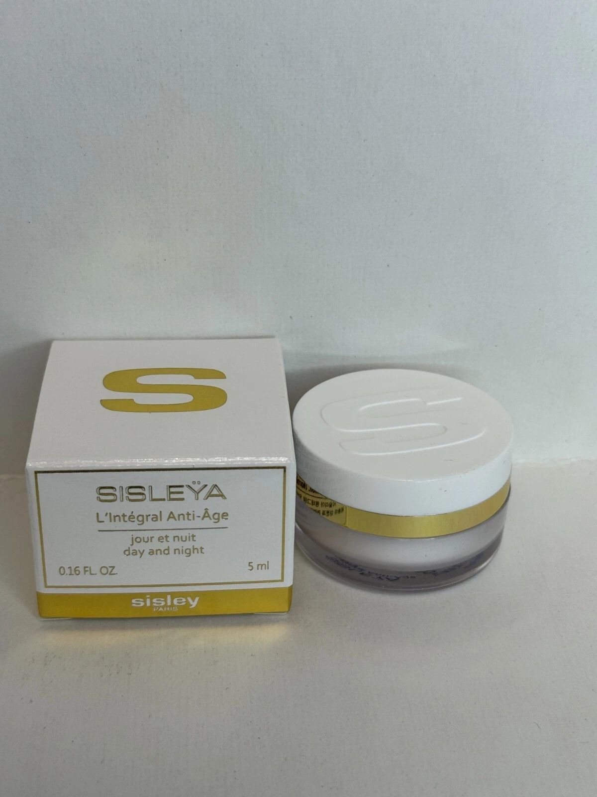 10 x Sisley Sisleya L'Integral Anti-Age Day And Night 0.16oz/5ml TOTAL:50ML