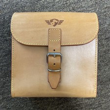 Comandante leather bag tan New beautiful desi...