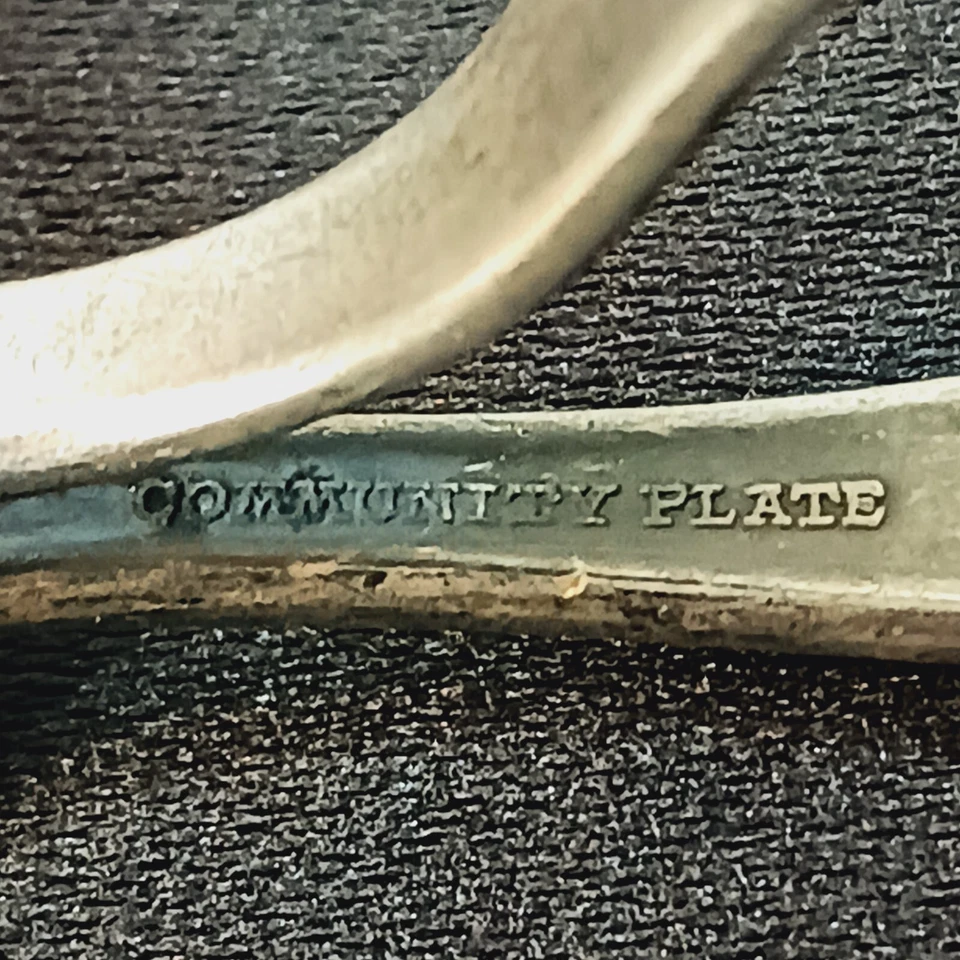 Oneida Community ADAM 1918 elegant bent handle baby spoon - Image 3 of 4