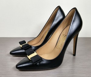 ferragamo double bow pump