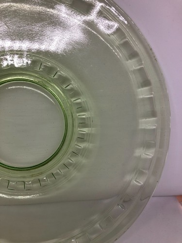 Uranium Green Art Deco Etched Faceted Plate - Picture 4 of 12