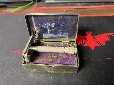 Vintage Gillette Super Speed Safety Razor  Y2  - 1953 Hideaway case