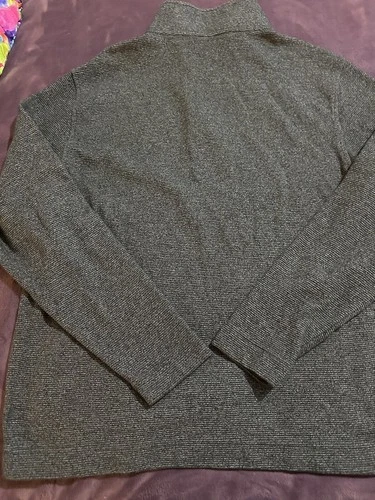 Van Heusen Never Tuck Classic Fit Men's GrayHenley Long Sleeve Shirt Size Large - Image 4 of 4