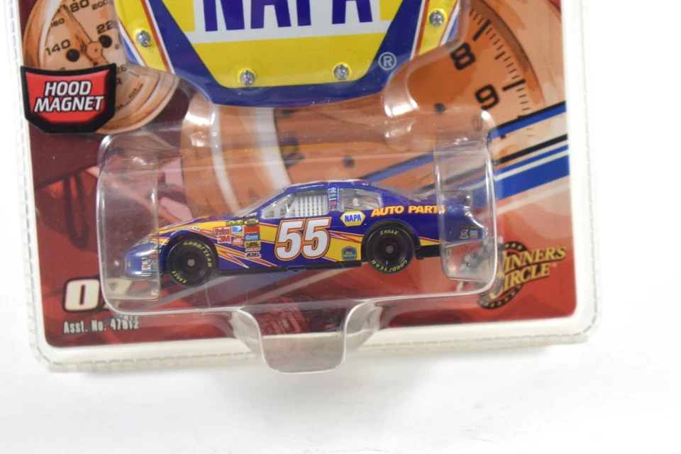 Michael Waltrip #55 NAPA Toyota Camry 2007 Winner's Circle diecast 1/64 Foto 2 de 4