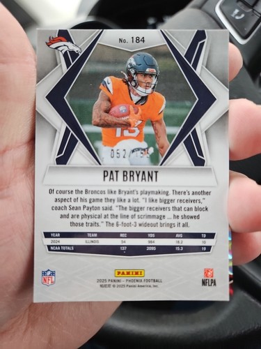 2025 Panini Phoenix - Rookies Pat Bryant #184 Yellow Pyramids /185 (RC) - Picture 3 of 3