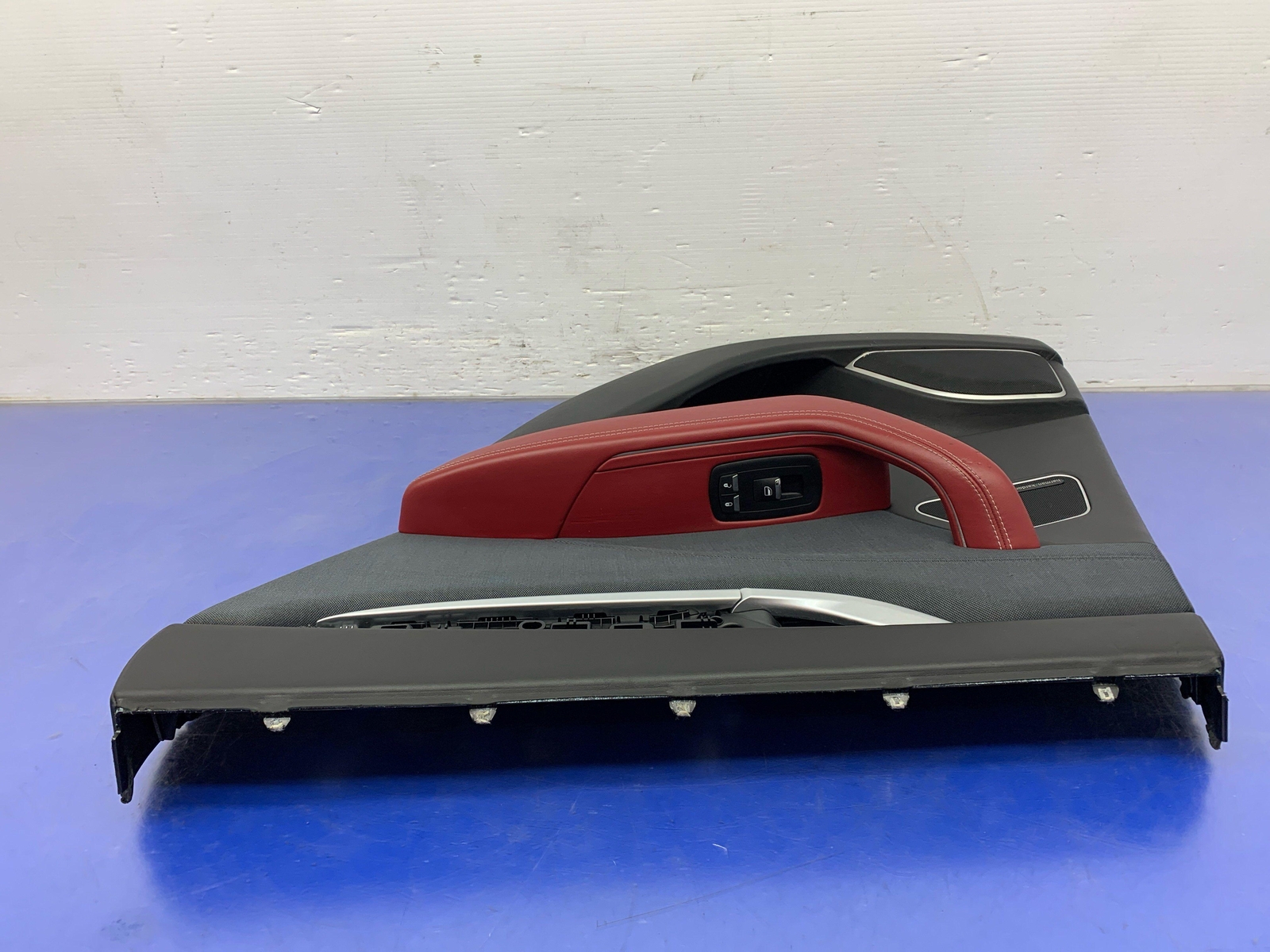 2017 - 2020 MASERATI LEVANTE OEM RIGHT REAR INNER DOOR TRIM PANEL