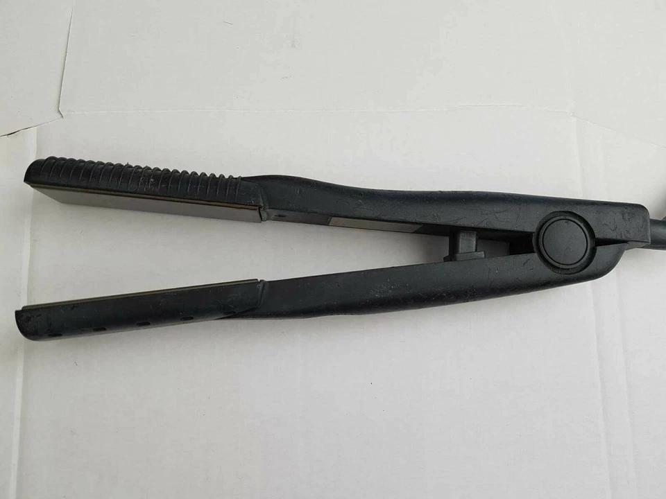 JML GOLD Straight Ceramic Hair Straightener - Image 2 of 4