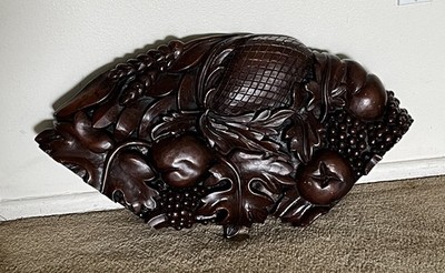 Vintage Antique Carved Walnut Leaves Grapes Fruit Wall Hanger / Corner Piece 28 