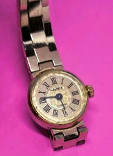 Chaika women's mechanical 17 Jewels  vintagе Soviet Era watch USSR