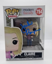 Julie Bowen "Modern Family" AUTOGRAPH Signed Claire 754 Funko Pop Figure B ACOA