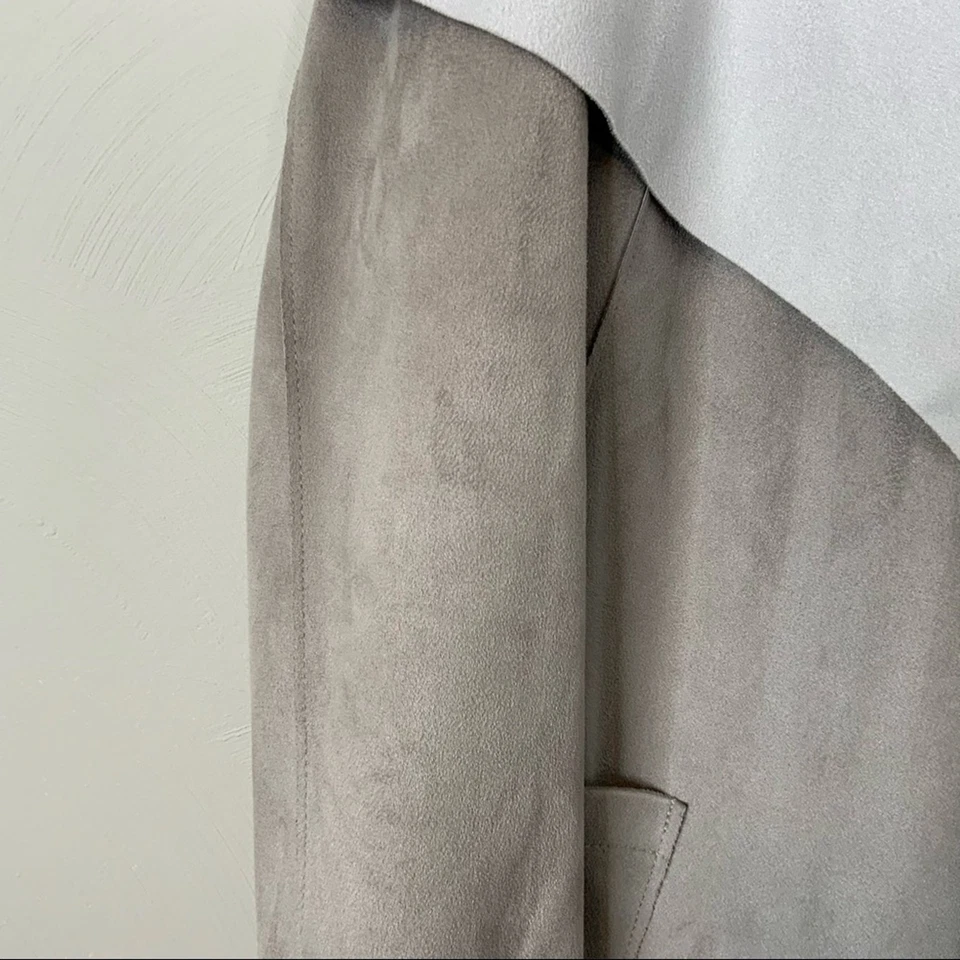 Chaqueta Plumero Belle by Badgley Mischka Gris y Blanco Imitación Gamuza TALLA PEQUEÑA Foto 4 de 4