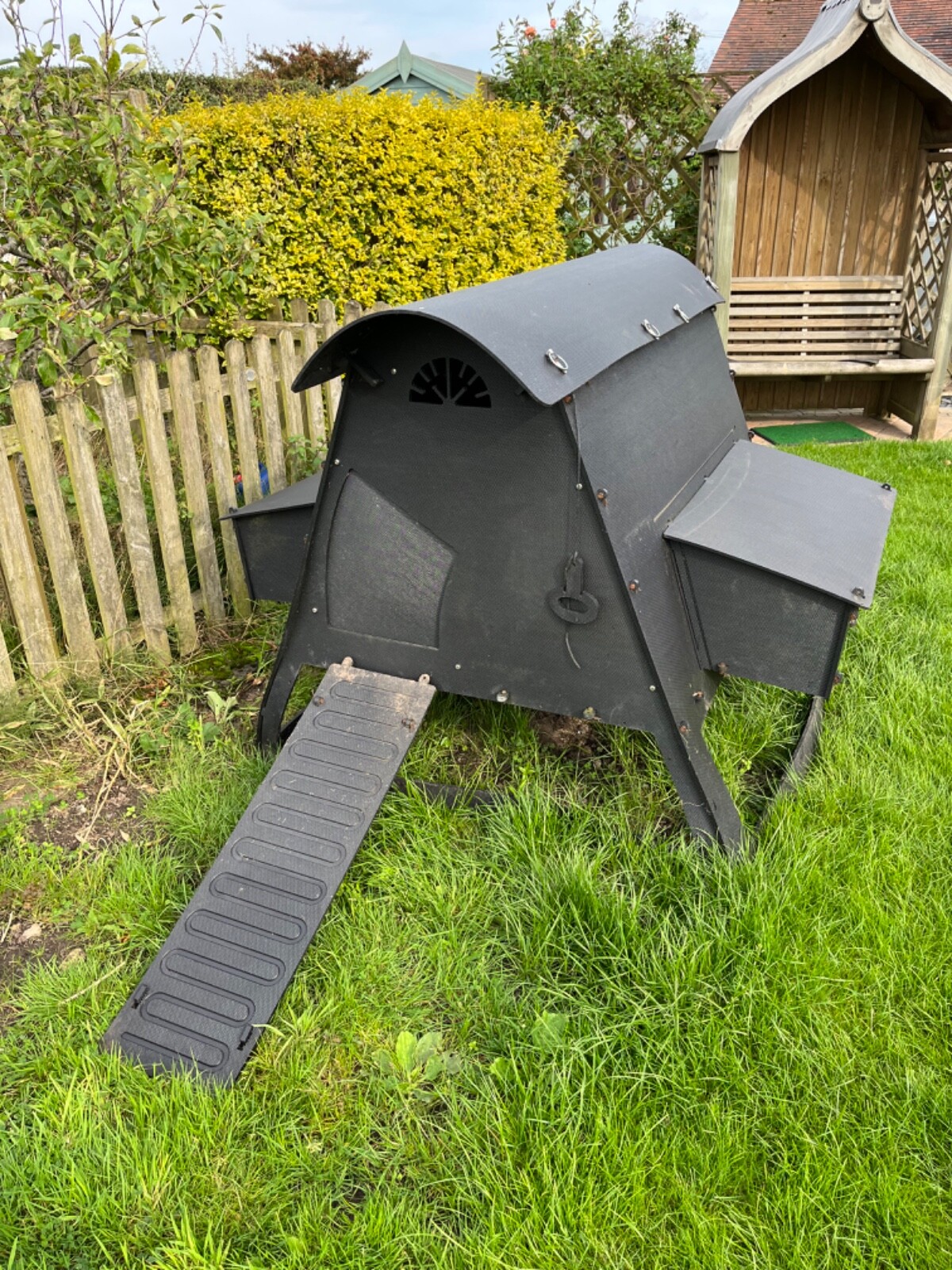 Green Frog plastic chicken coop hen house for 810 hens eBay