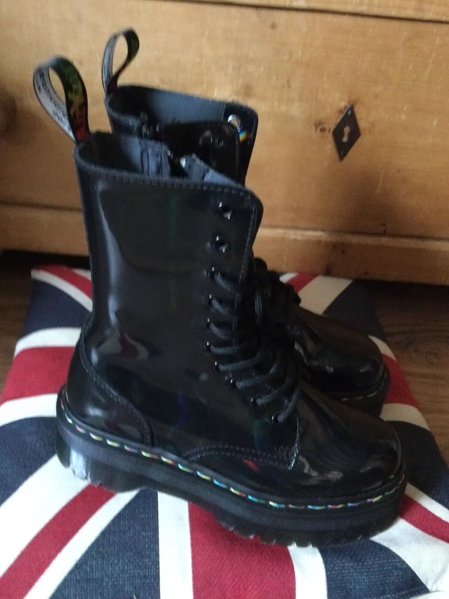 Doc martens best sale jadon rainbow