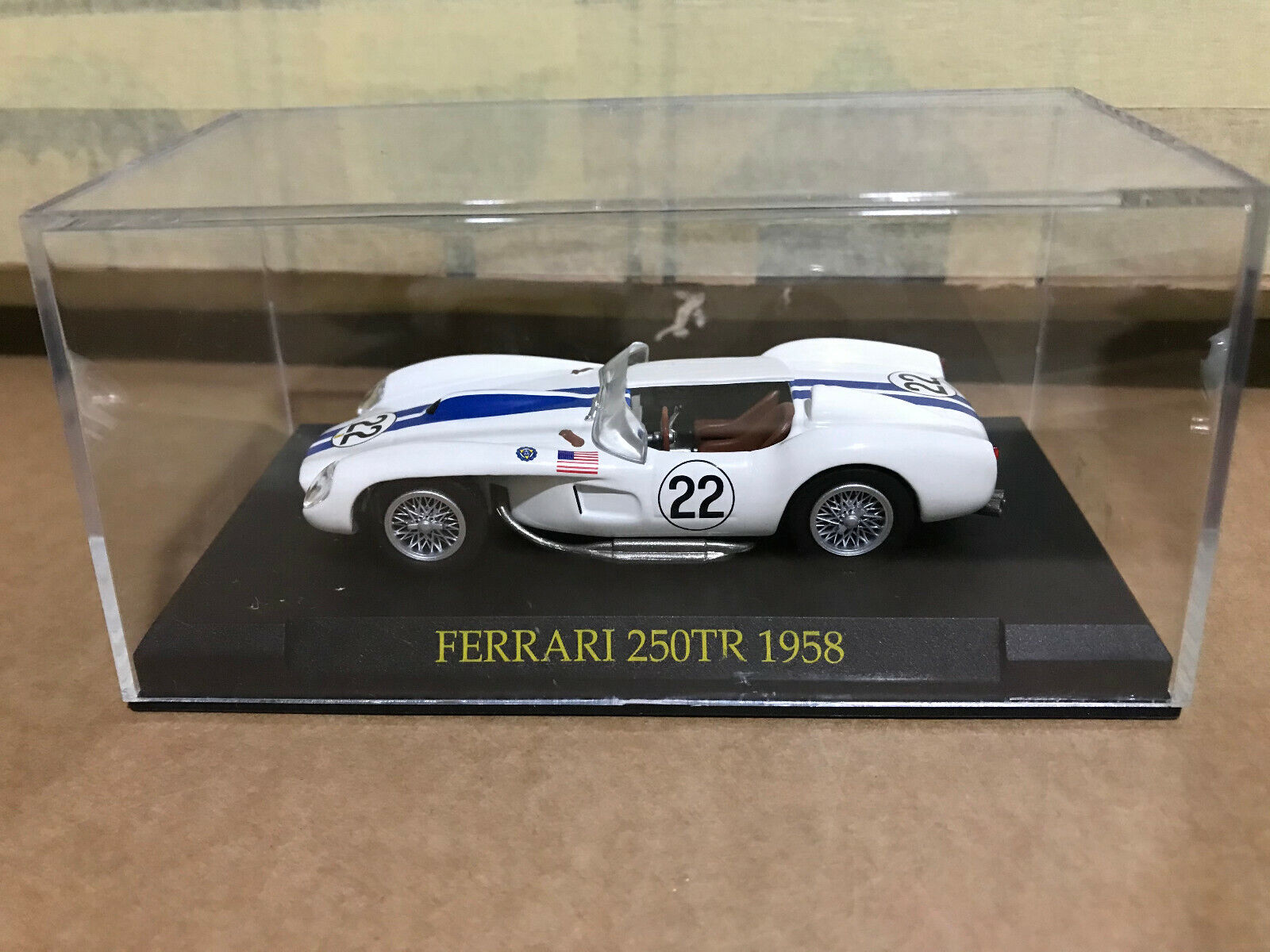 Foto 22 di 92