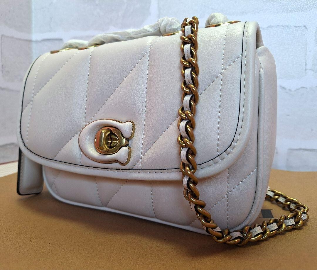 ショルダーバッグ・ポシェット COACH Pillow Madison Shoulder Bag 18 With Quilting CA086 COACH Pillow Madison Shoulder Bag 18 With Quilting CA086