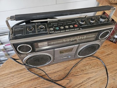 Vintage Sanyo M9930 Radio Works | eBay