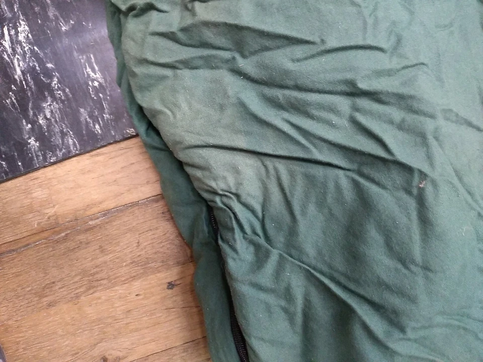 Saco de dormir American TRAIL verde a cuadros 39 X 84 usado Foto 4 de 4