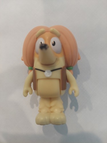 AZUL Heeler Indy Hippie Arco Iris Chaleco Perro Afgano Dibujos Animados TV 3” Figura Posable - Imagen 3 de 3