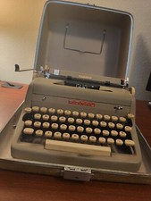 Vintage Royal Quiet De Luxe Portable Typewriter thumbnail