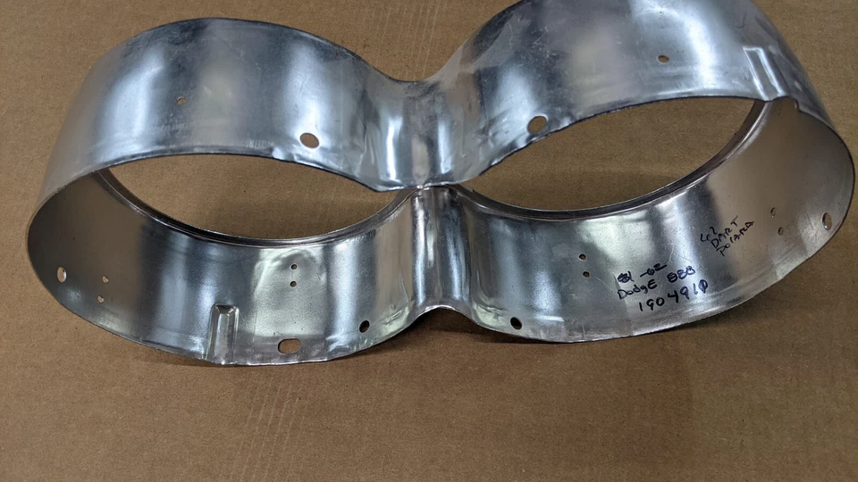 Carcaça de farol Mopar 1904911 grade Dodge 1962 Dodge 880 LH novo na caixa 1961 - Imagem 4 de 4