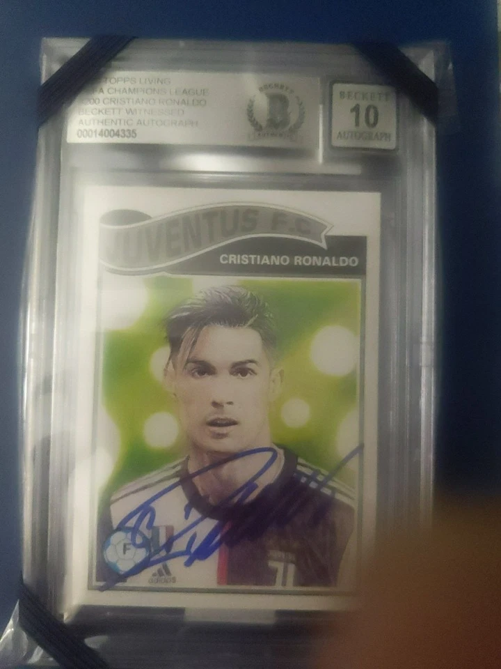 2020 2020 Topps Living UEFA Champions League Cristiano Ronaldo Autograph  - Image 2 of 4