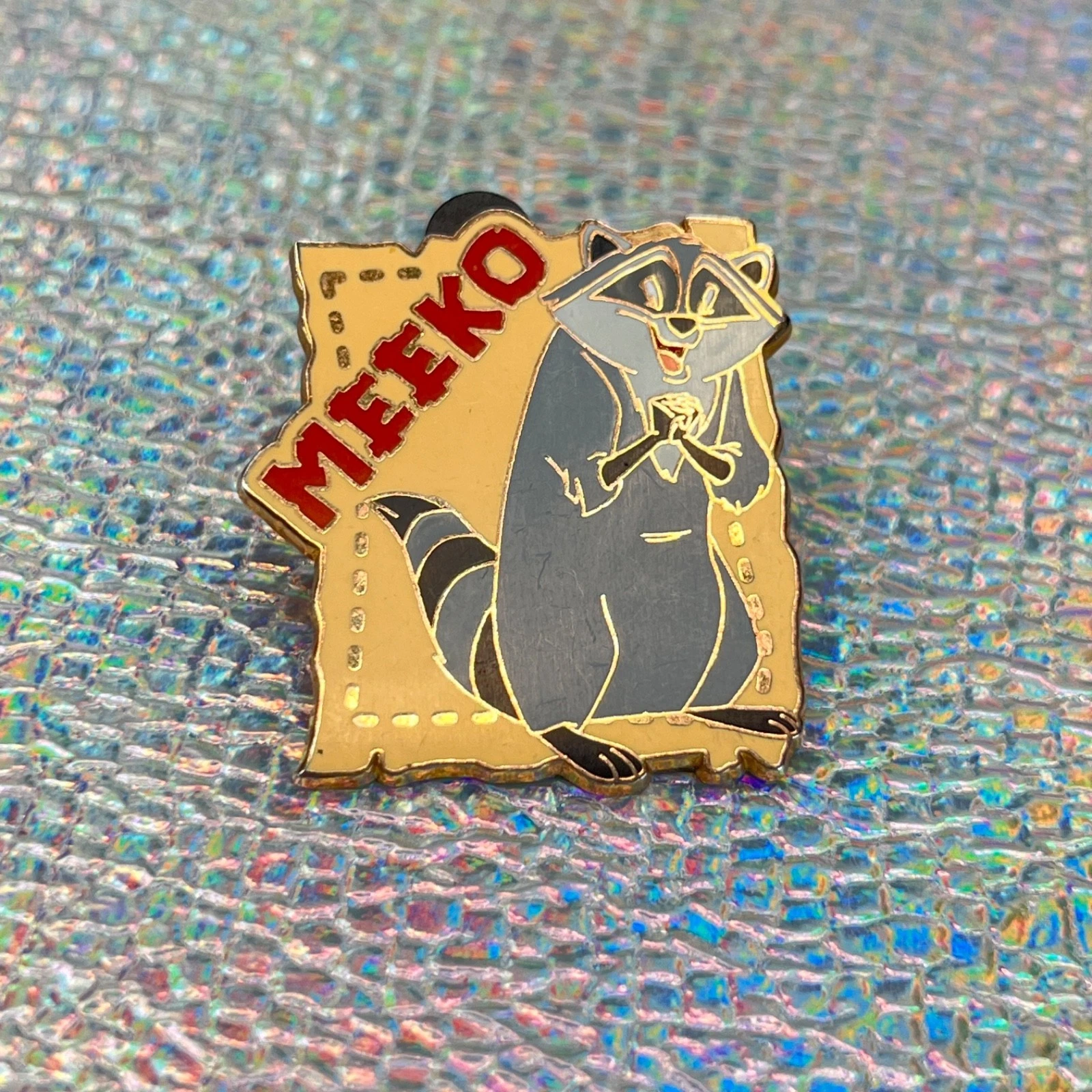 2004 Disney Cast Lanyard Trading Pin Meeko Raccoon Pocahontas