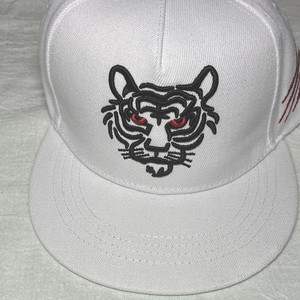 White Snapback Hat Unisex Embroidered Tiger Face Red Claw Marks Free Shipping 