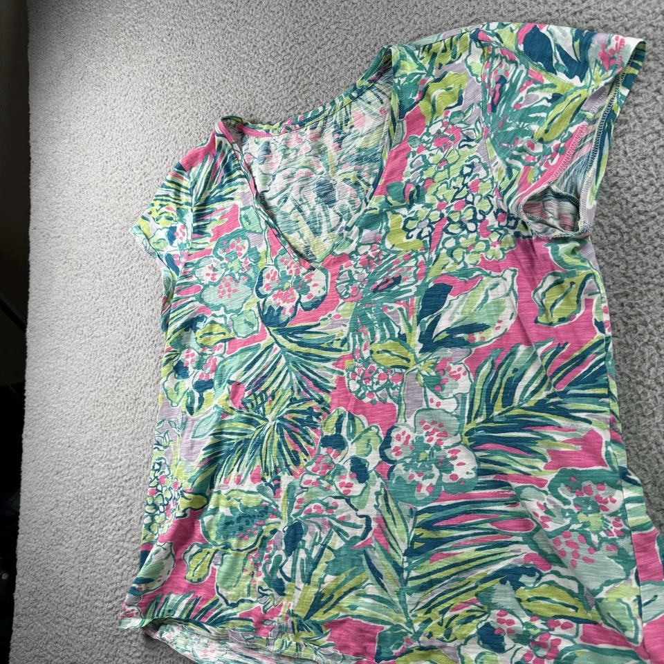 Camiseta Lilly Pulitzer Top Feminina XL Etta Decote V Floral Colorida Costeira Resort - Imagem 2 de 4