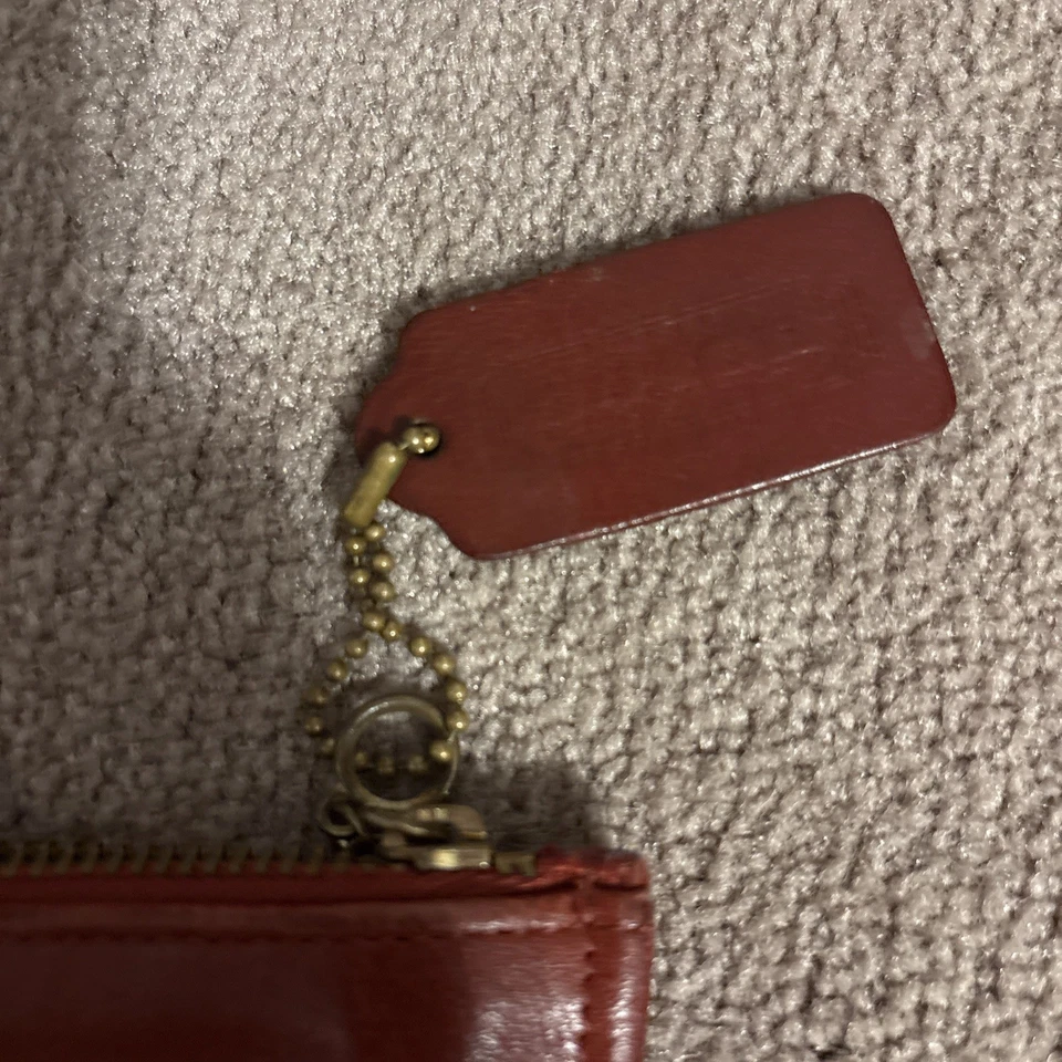 Kit de Maquillaje Estuche Ajustado Cuero Rojo Coach 7170 Coach 7170 Vintage Años 80 90 Cremallera Cosmética Foto 2 de 4