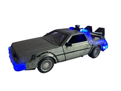 Back to the Future DELOREAN TIME MACHINE 1:24 Diecast Car Lights Up READ AD
