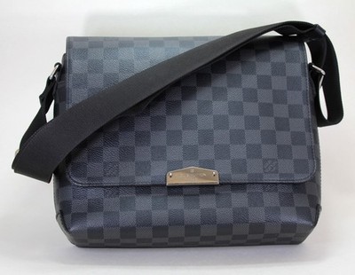 Louis Vuitton District PM NV2 Umhängetasche Damier Graphite Canvas 