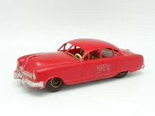 Plastic range and sheet metal chassis 1/24 20cm - Kaiser Manhattan red 200/1 1953