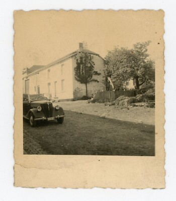 PHOTO SNAPSHOT, old car convertible car tacot old car